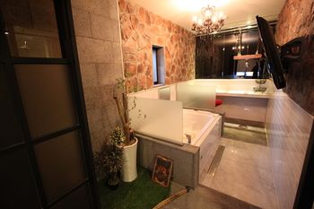 Hotel February Suseong 3*
