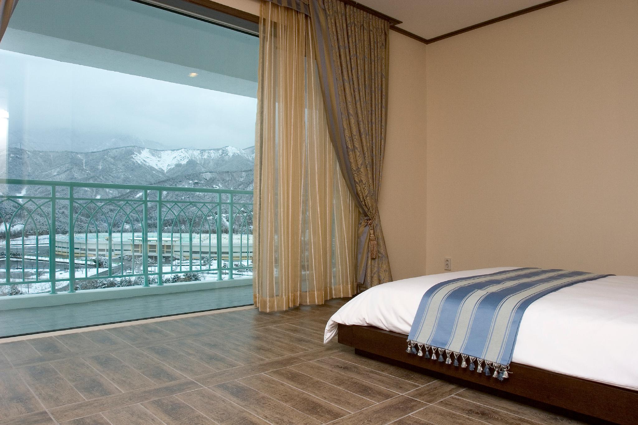 Seorak Pine Resort 3*