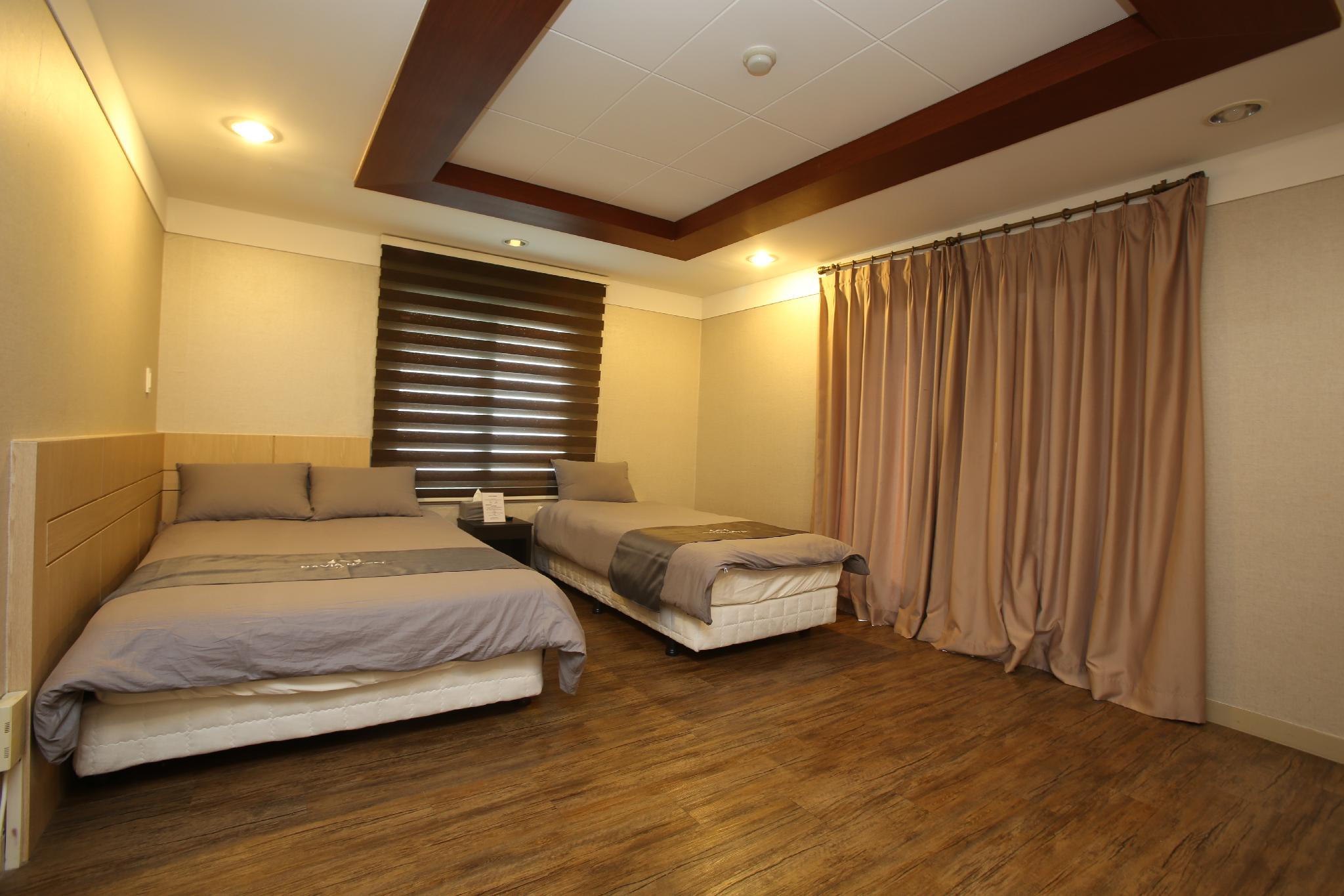 Hotel Navis 2*