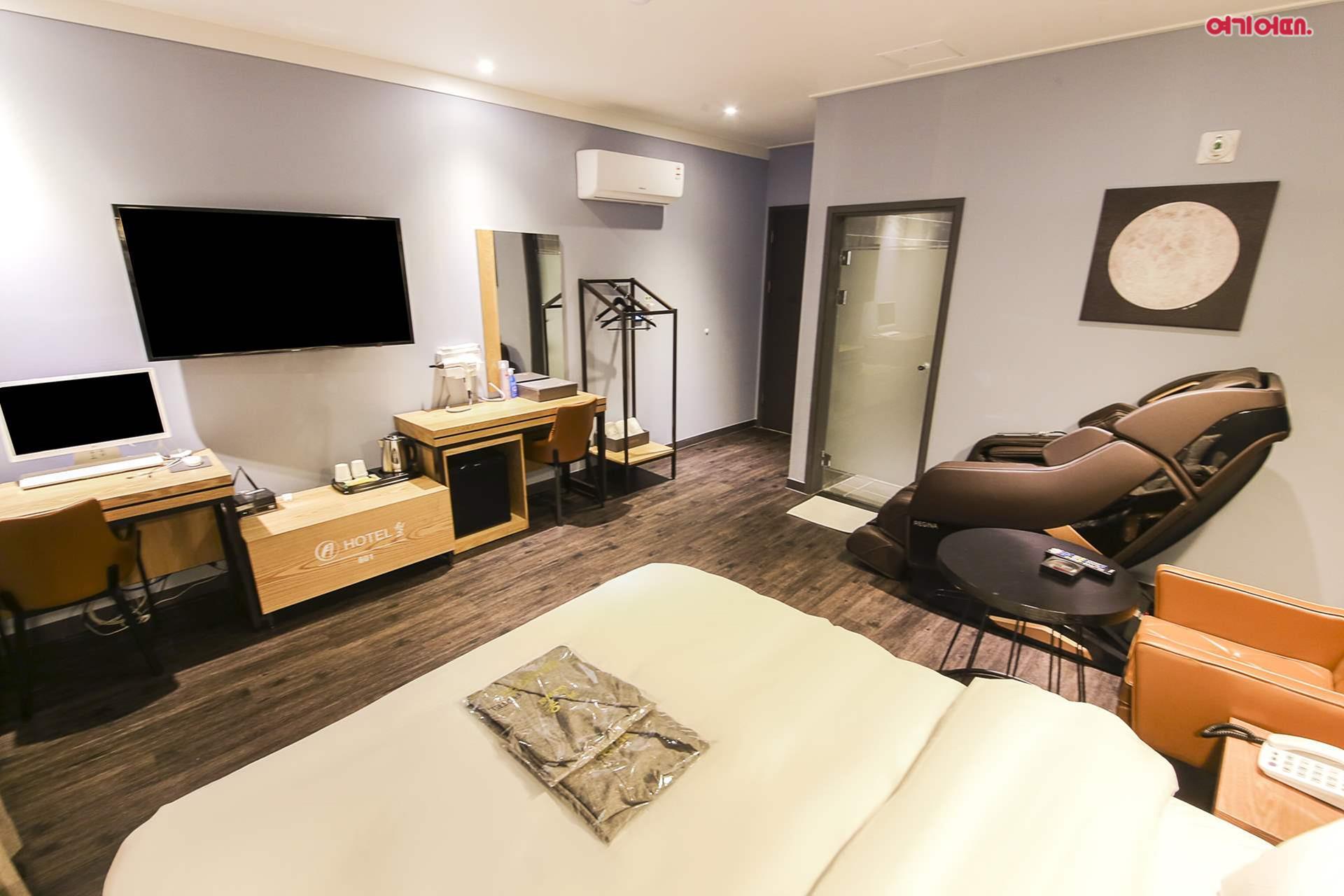 Hotel Wall 3*