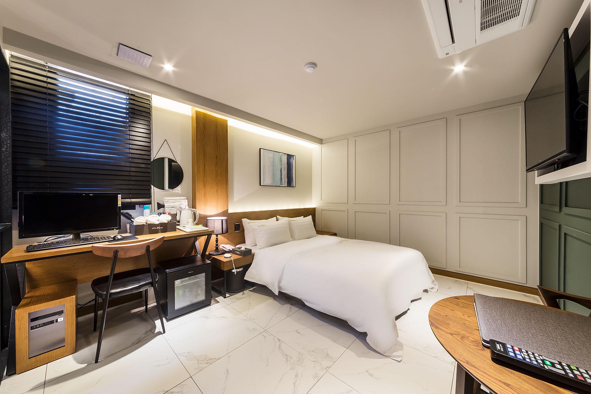 Hotel Plum 2*