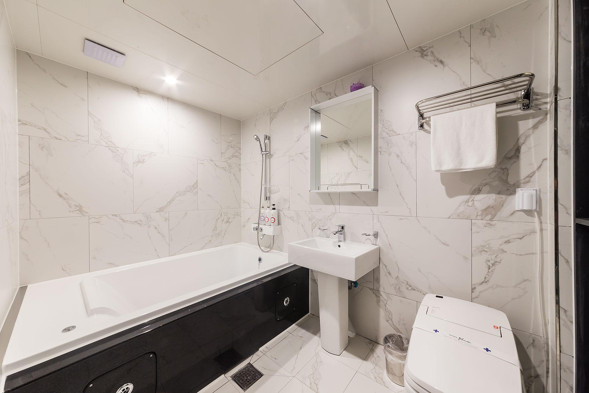 Hotel Plum 2*