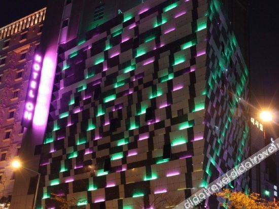 HOTEL ON 3*