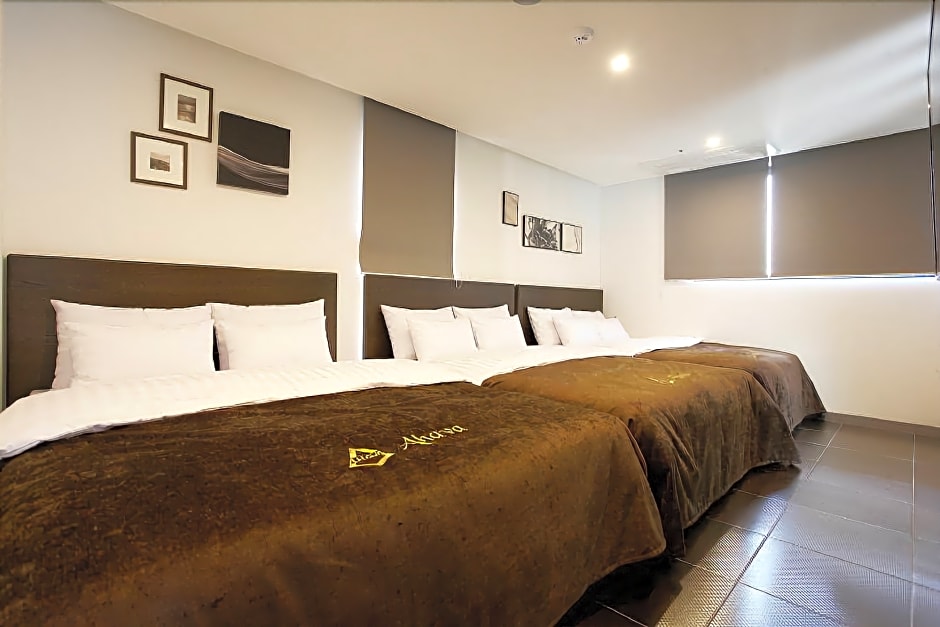 Hotel Ahava 2*