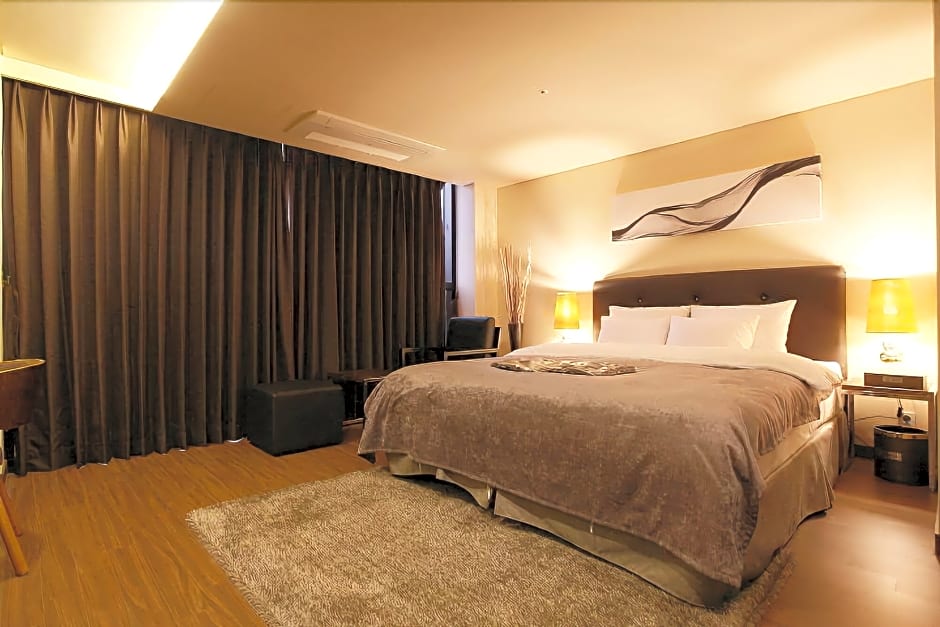 Hotel Ahava 2*