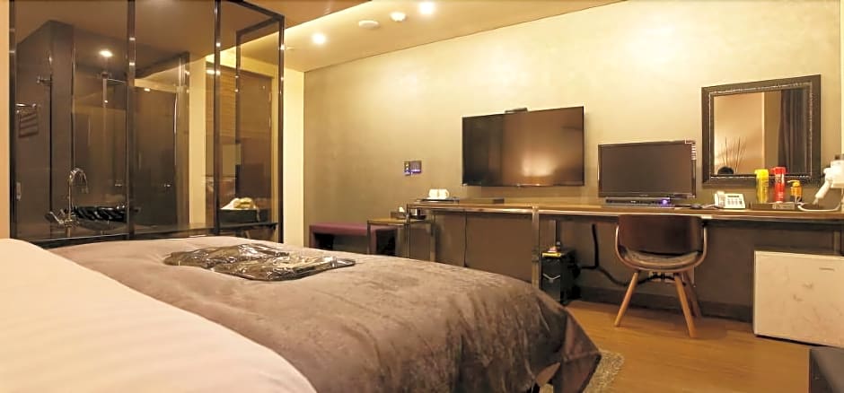 Hotel Ahava 2*