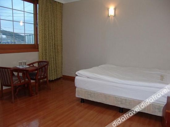 Lighthouse Hotel 2*