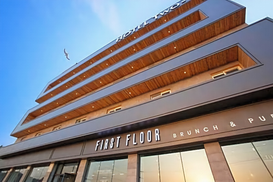 Hotel Two - Y 3*