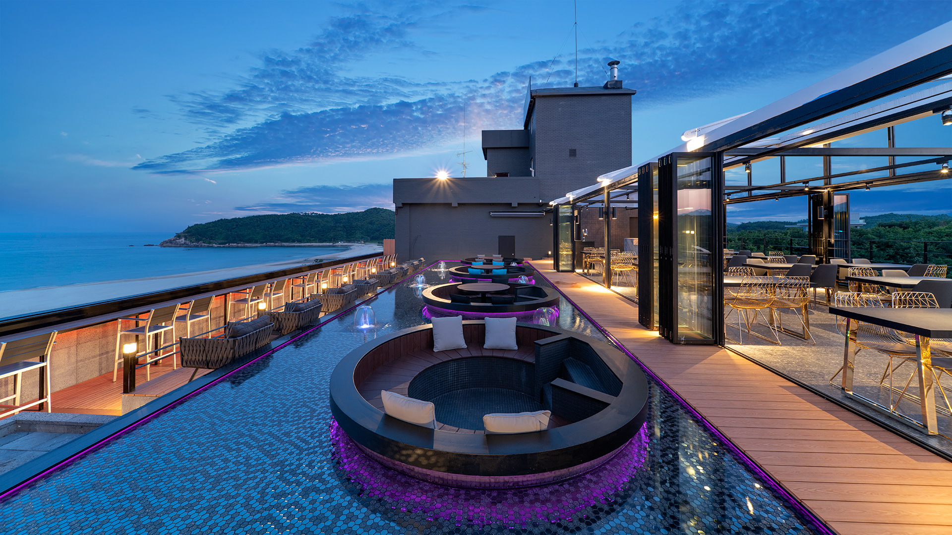 Hotel Two - Y 3*