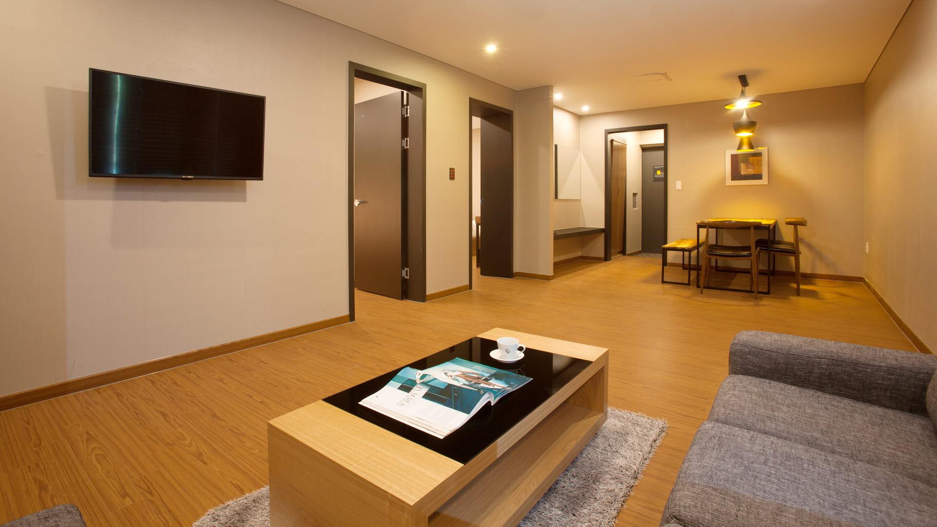 Hotel Two - Y 3*