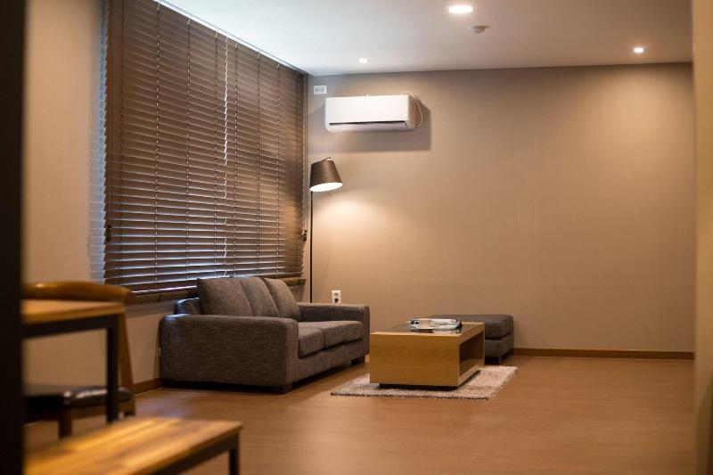Hotel Two - Y 3*