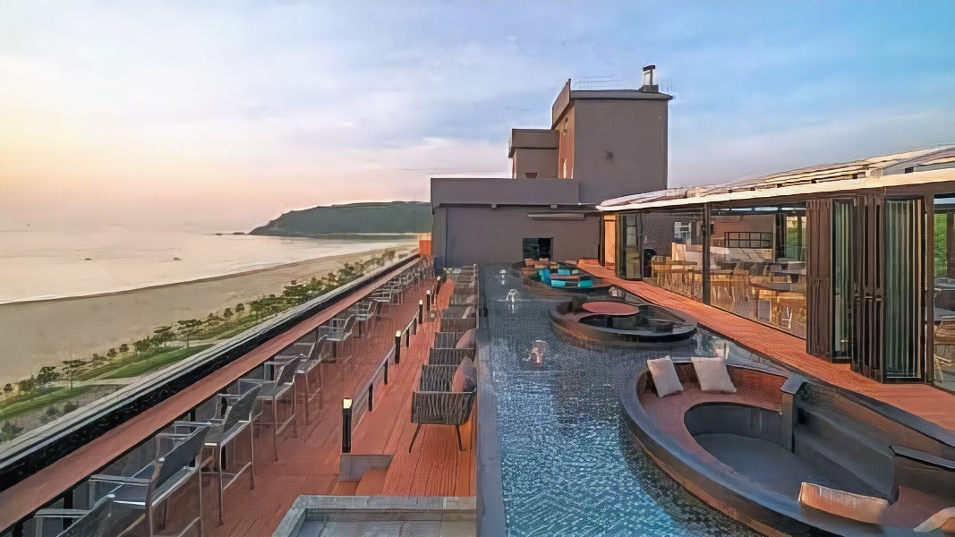 Hotel Two - Y 3*