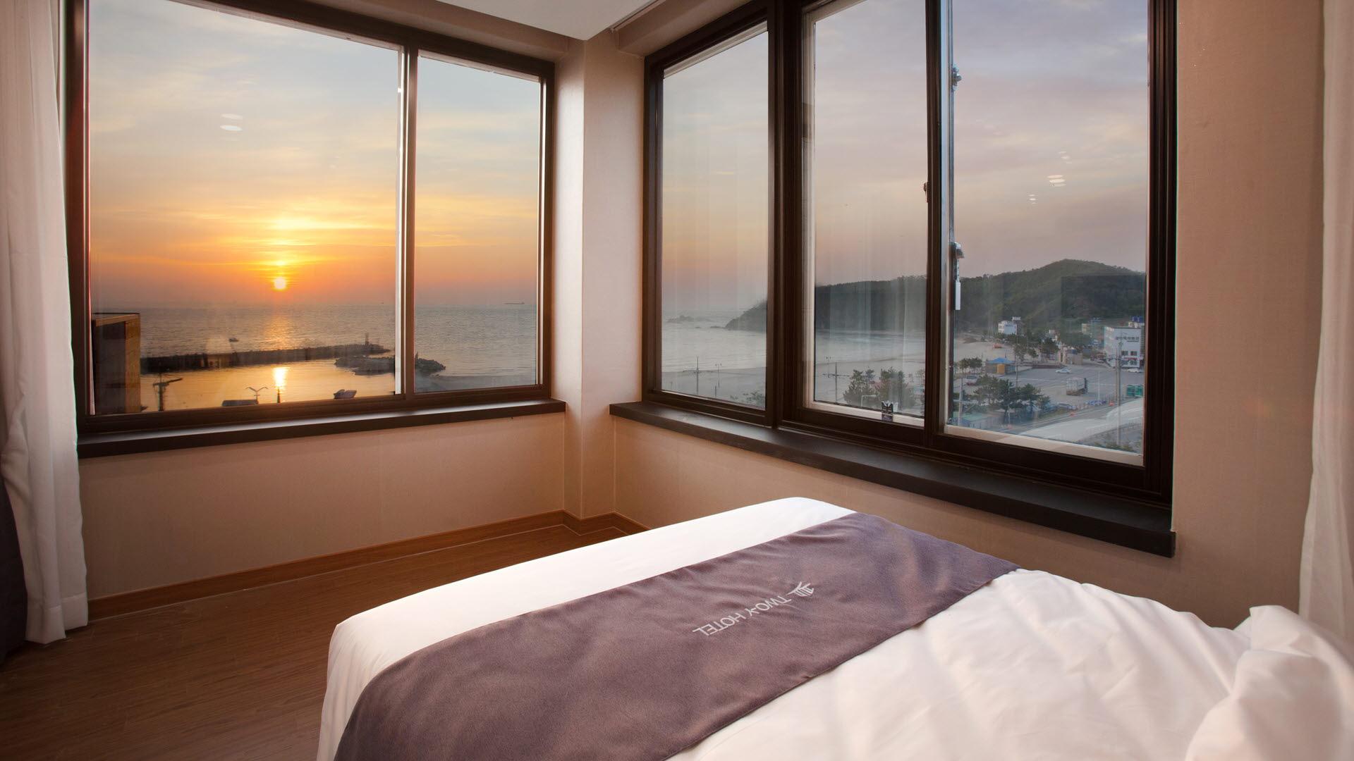 Hotel Two - Y 3*