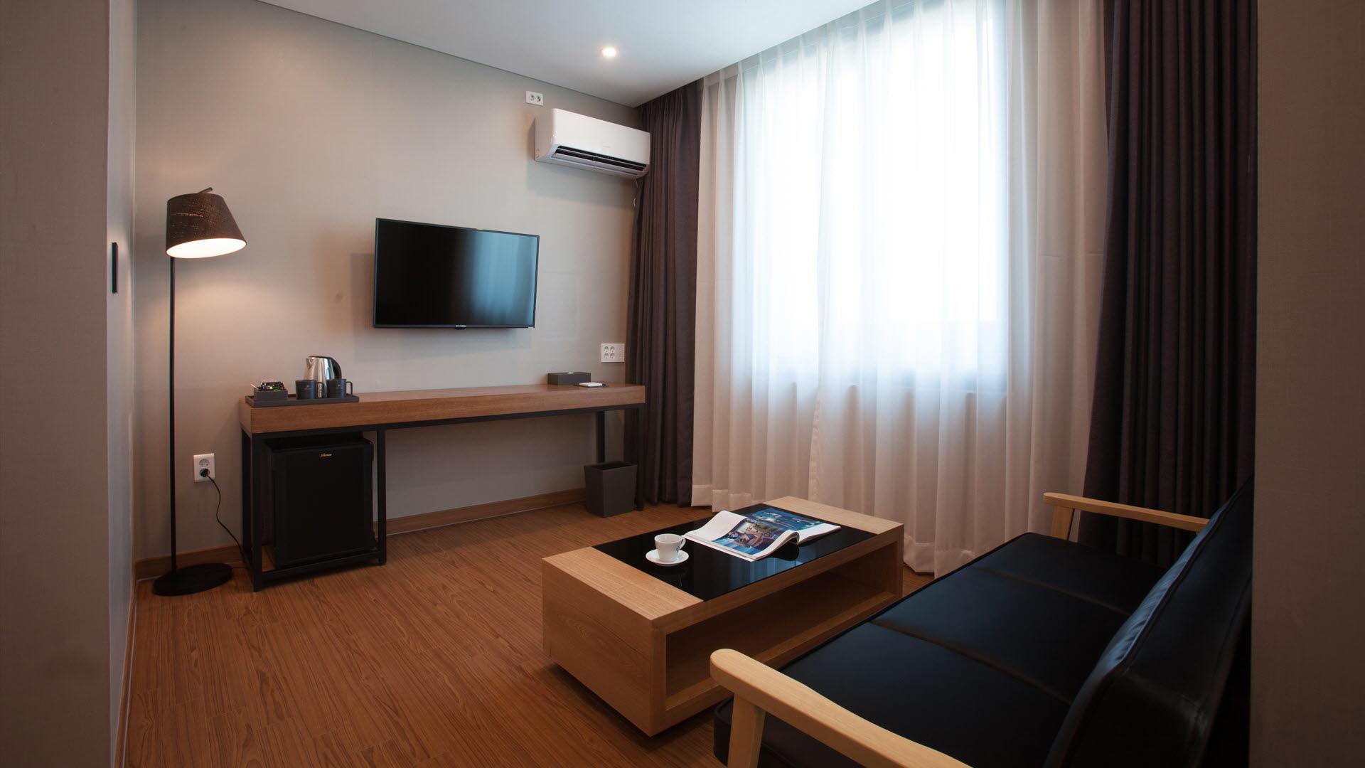 Hotel Two - Y 3*