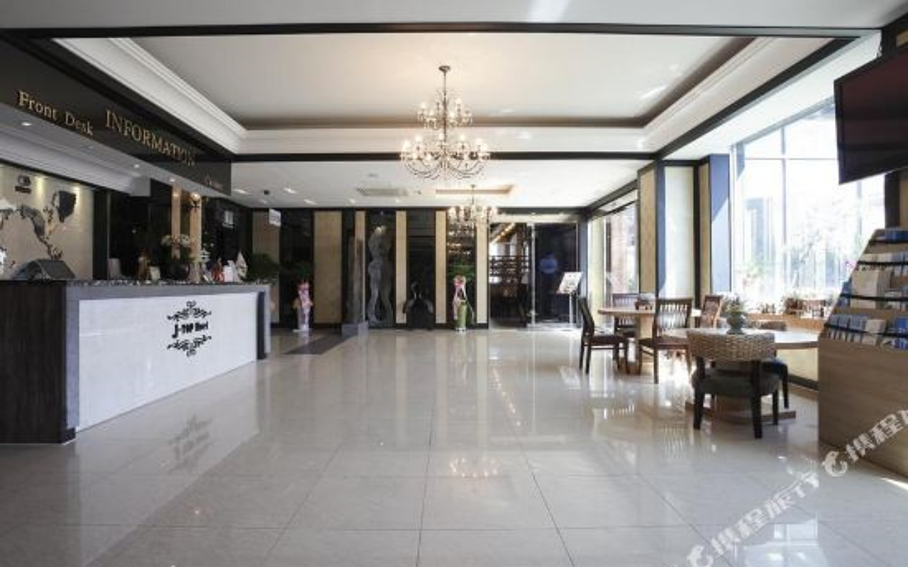 Liv Life Hotel 3*