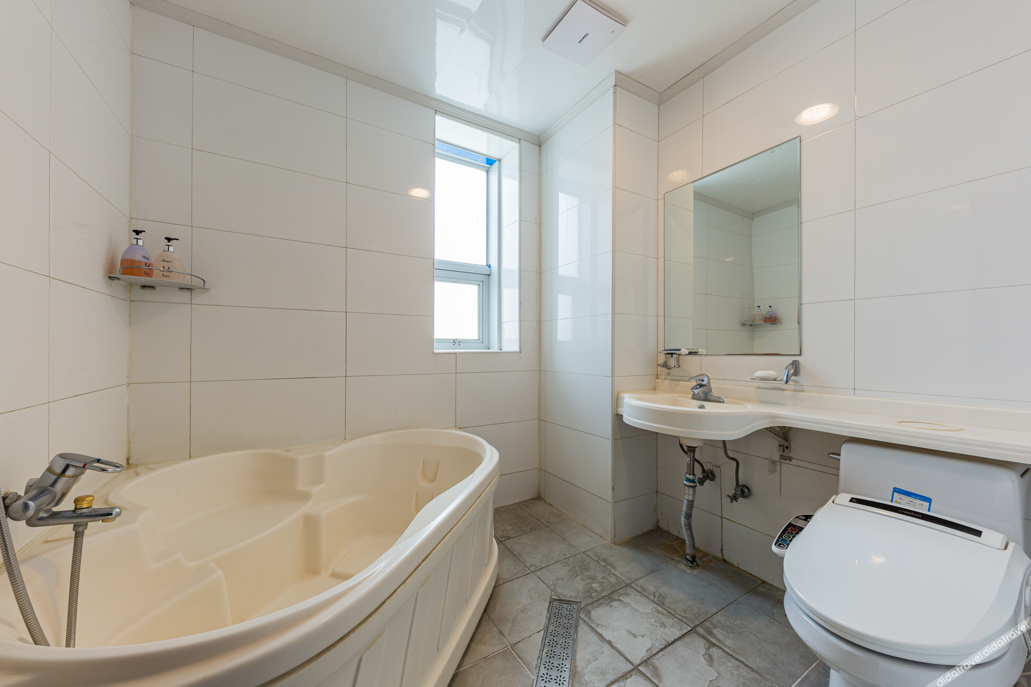 Luxury Hotel Osan 3*