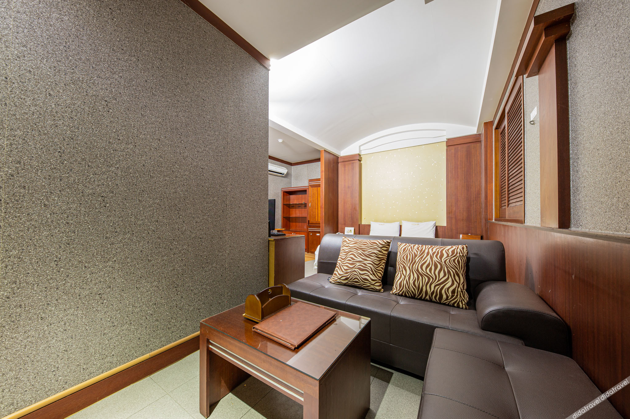 Luxury Hotel Osan 3*