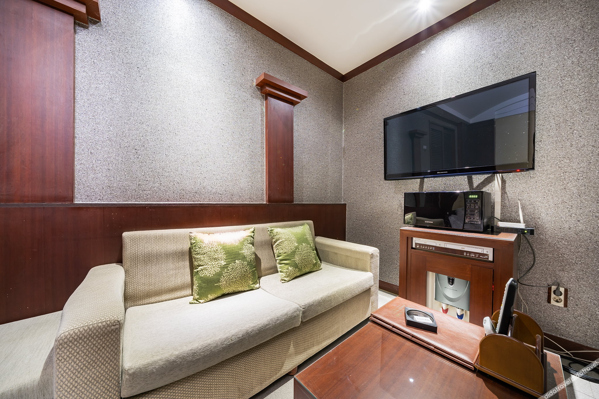 Luxury Hotel Osan 3*