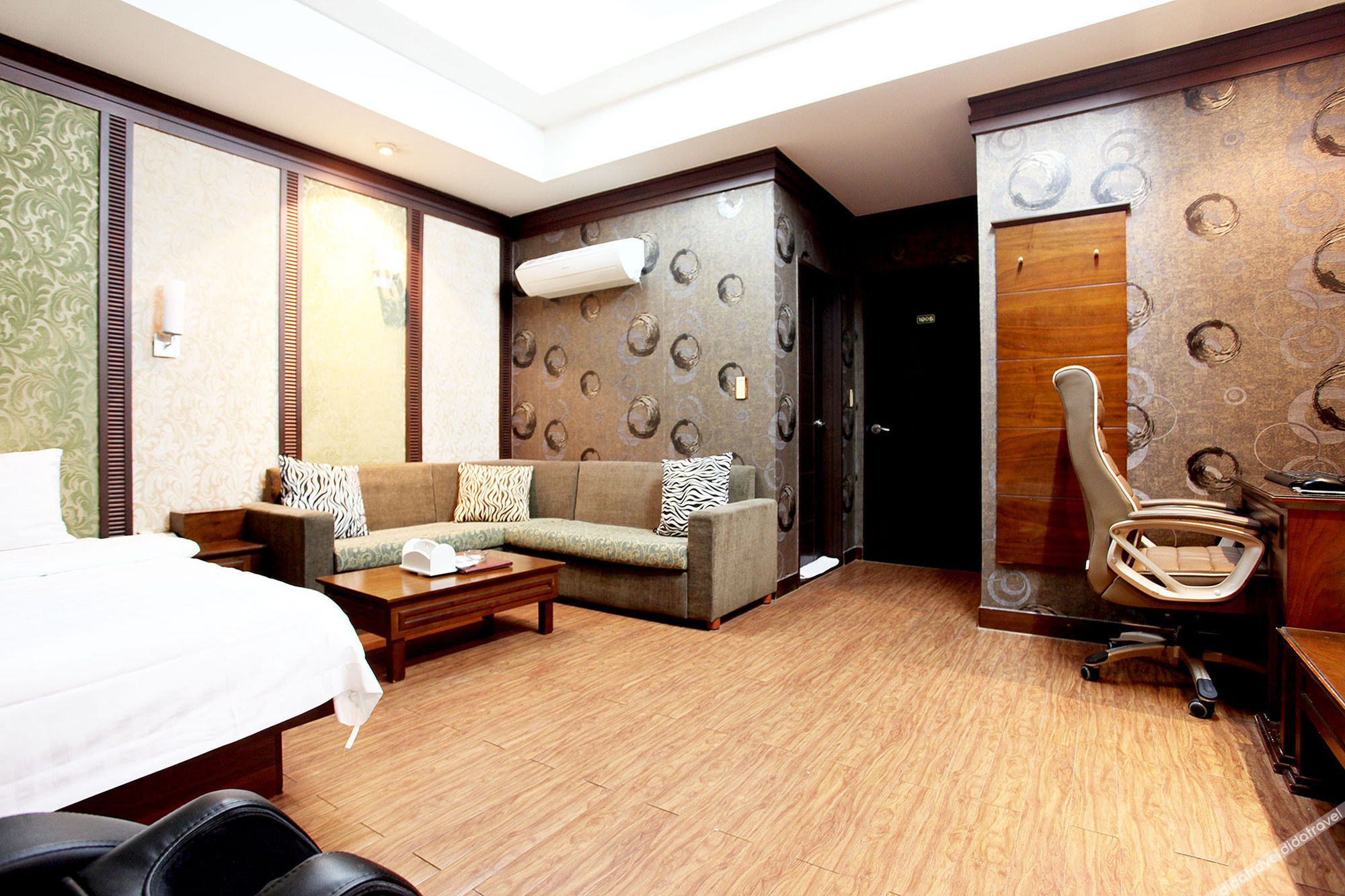 Luxury Hotel Osan 3*