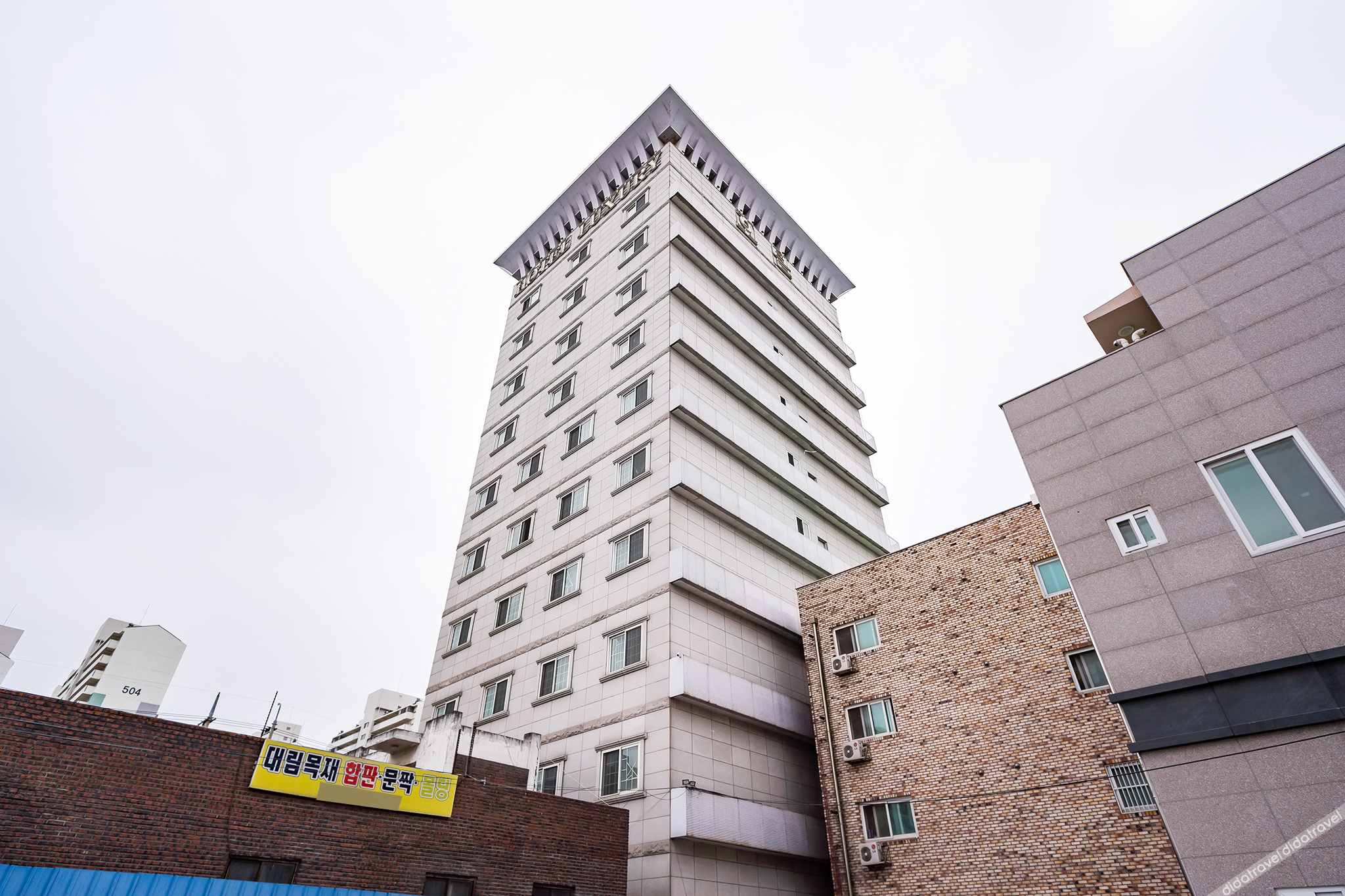 Luxury Hotel Osan 3*