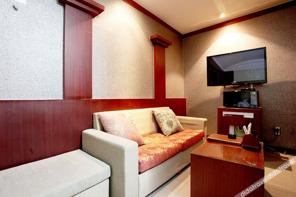 Luxury Hotel Osan 3*