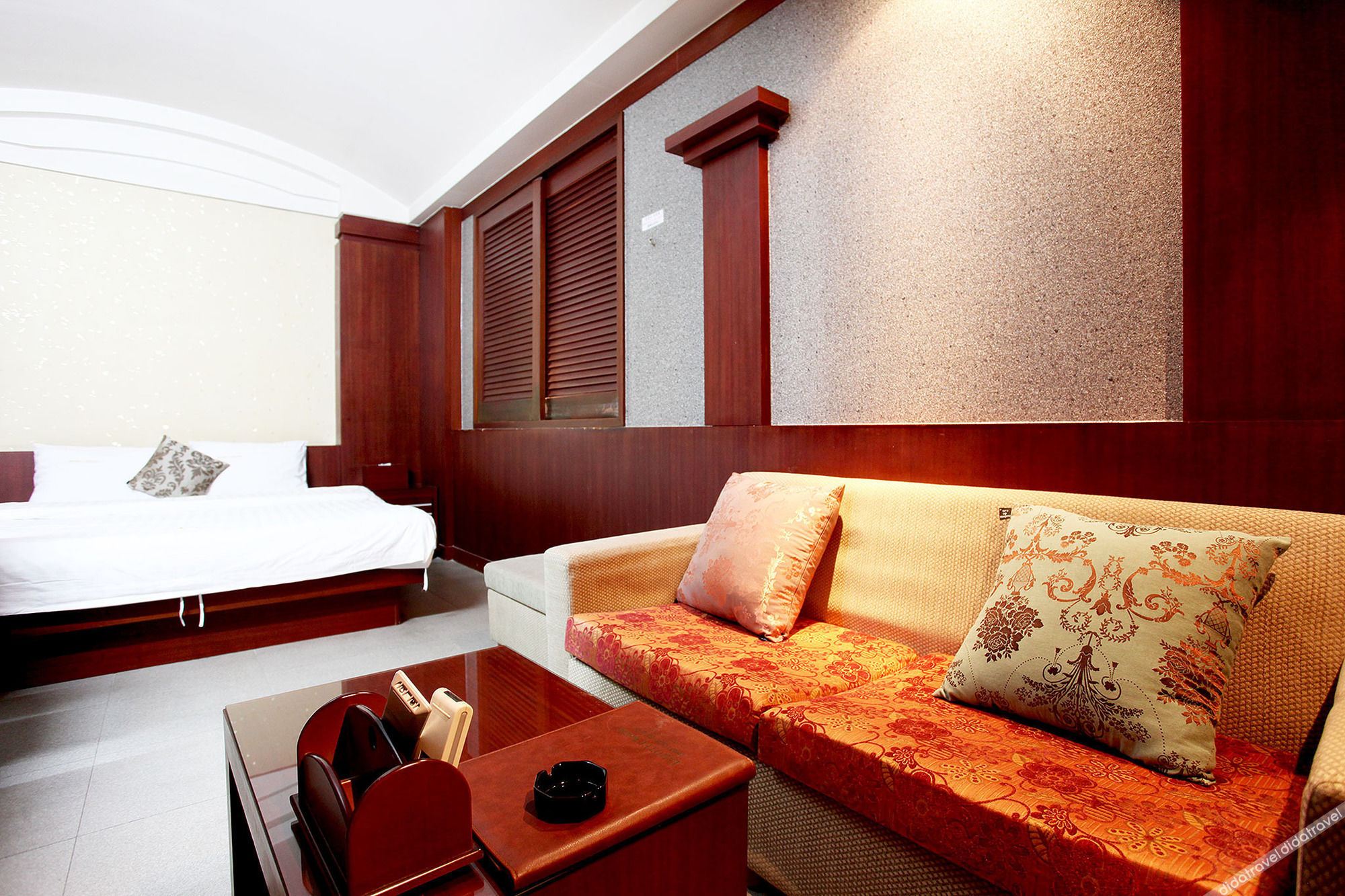 Luxury Hotel Osan 3*