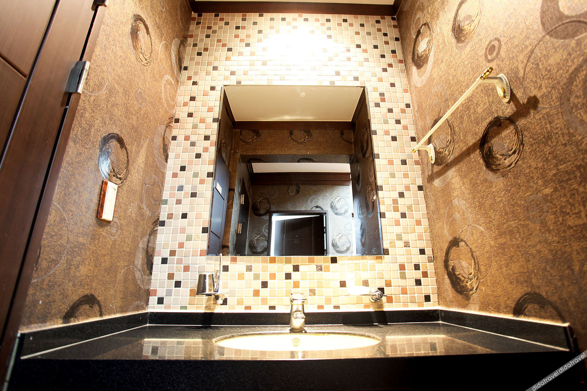Luxury Hotel Osan 3*