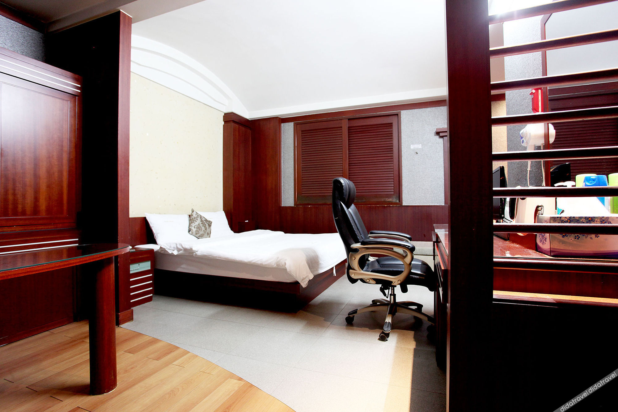 Luxury Hotel Osan 3*