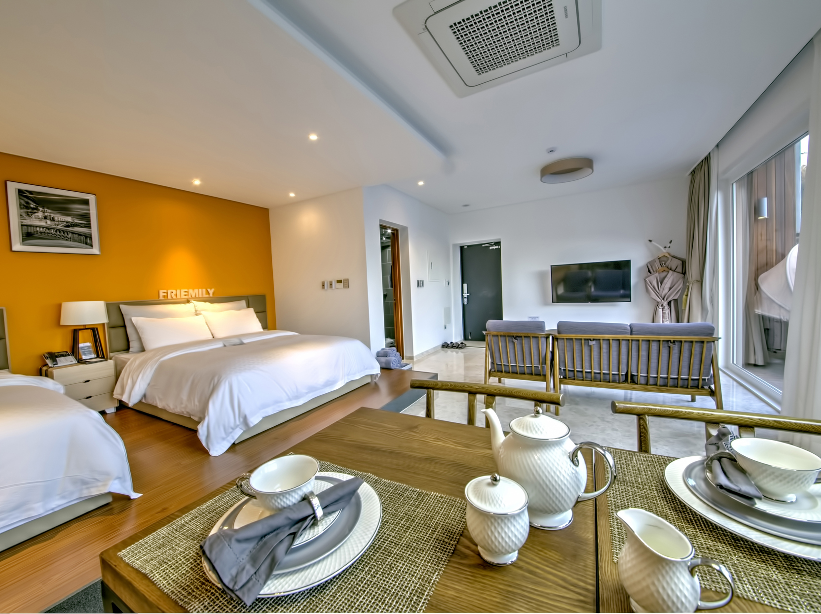 Friemily Pool Villa & Hotel 2*