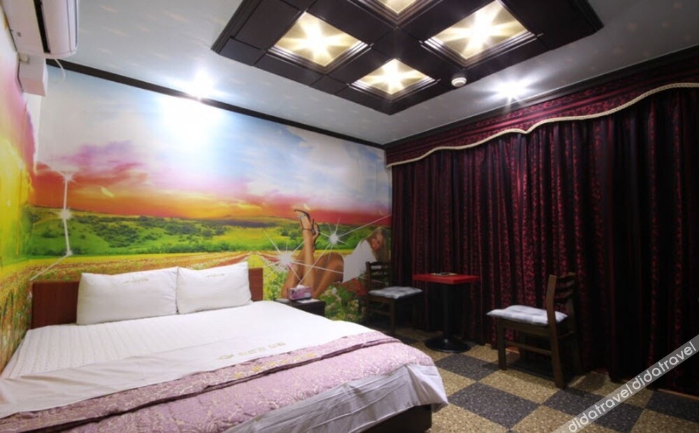 Paragon Motel 2*