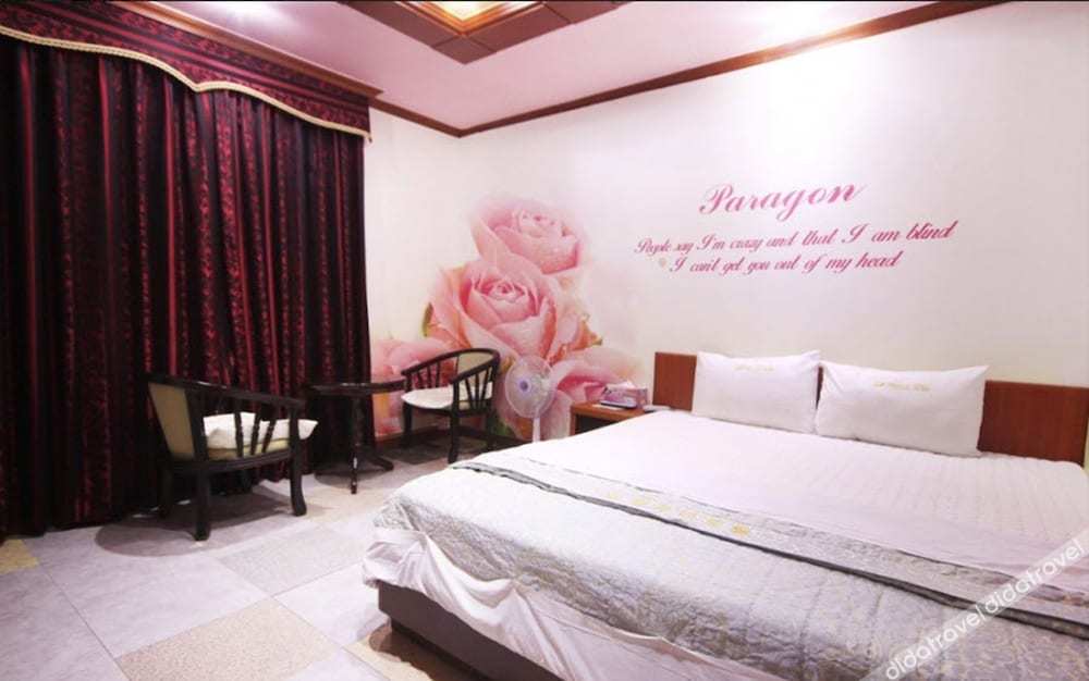 Paragon Motel 2*