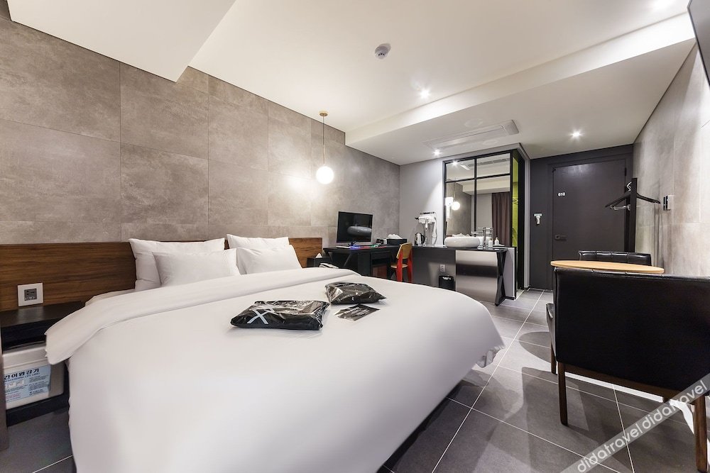 Anyang Premier Hotel XYM 3*
