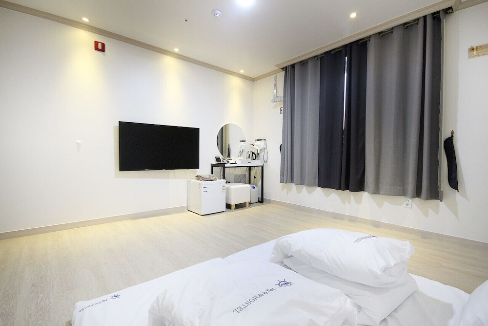 MJ Tour Hostel 2*