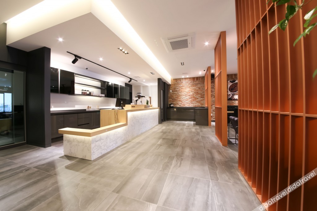 West In Hotel 3*