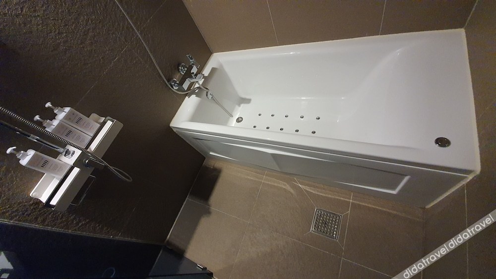 West In Hotel 3*