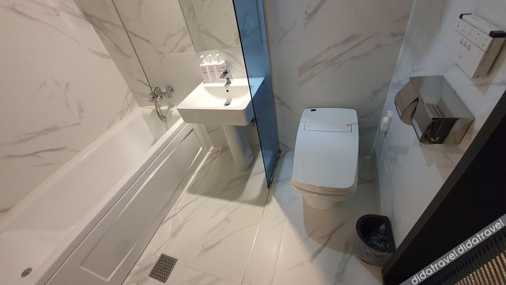 West In Hotel 3*