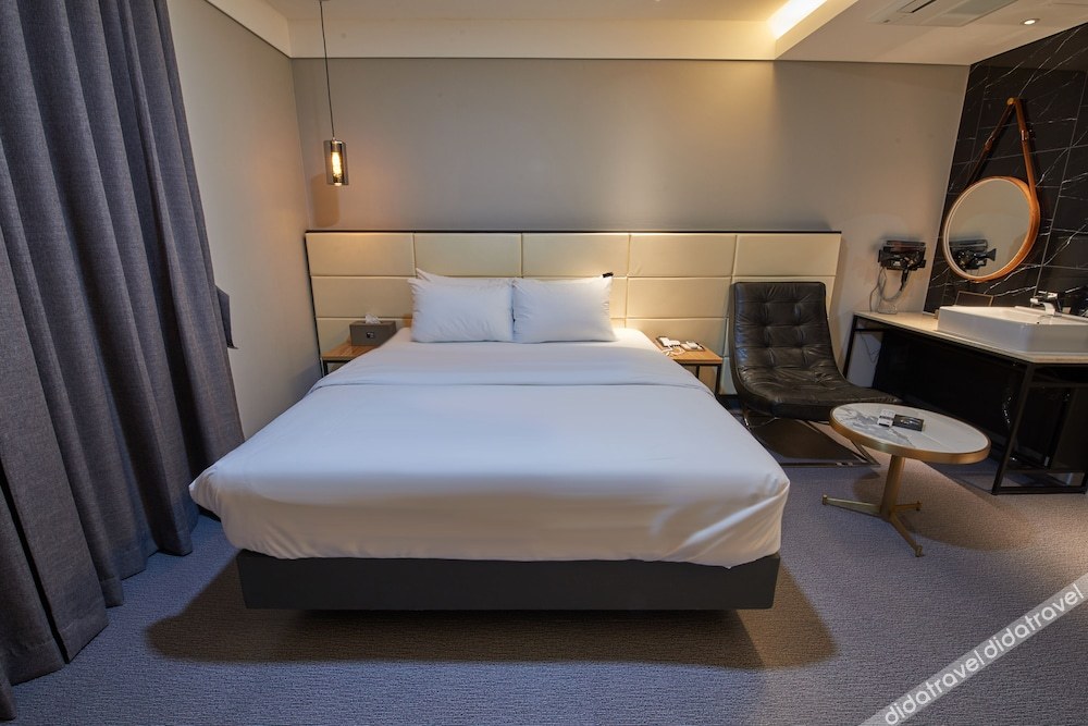 West In Hotel 3*