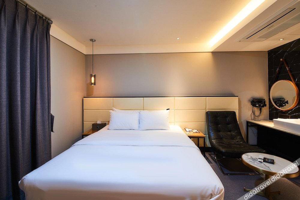 West In Hotel 3*