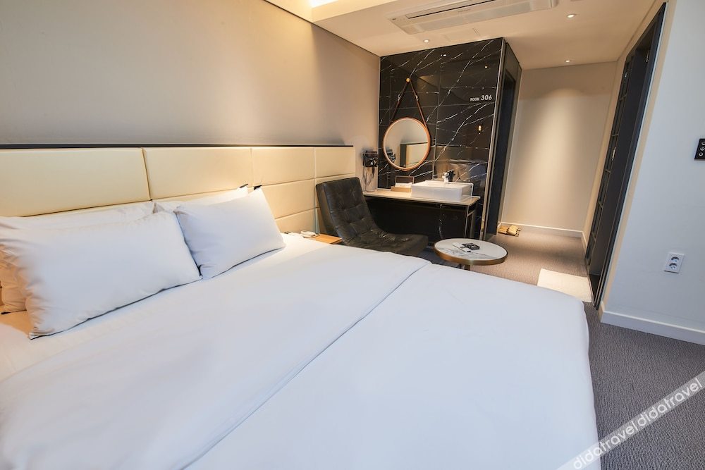 West In Hotel 3*
