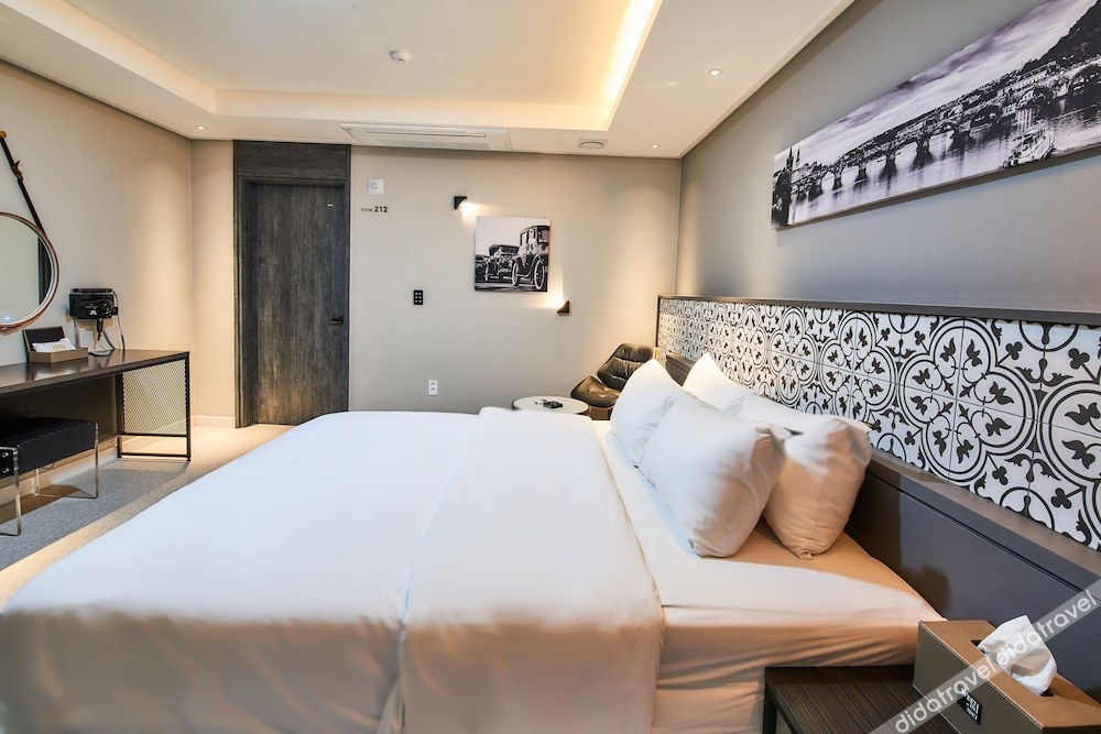 West In Hotel 3*