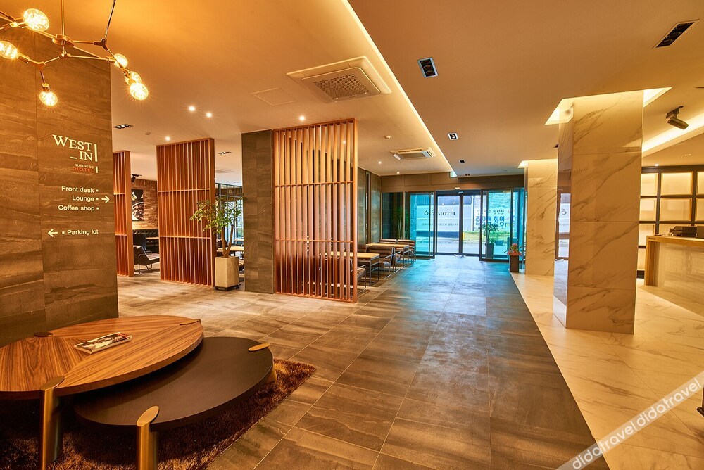 West In Hotel 3*