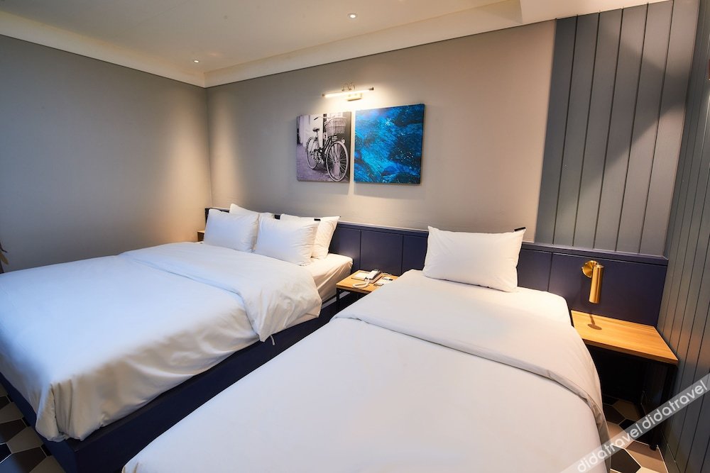 West In Hotel 3*