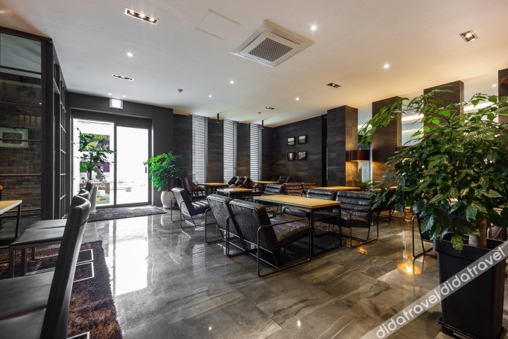 West In Hotel 3*