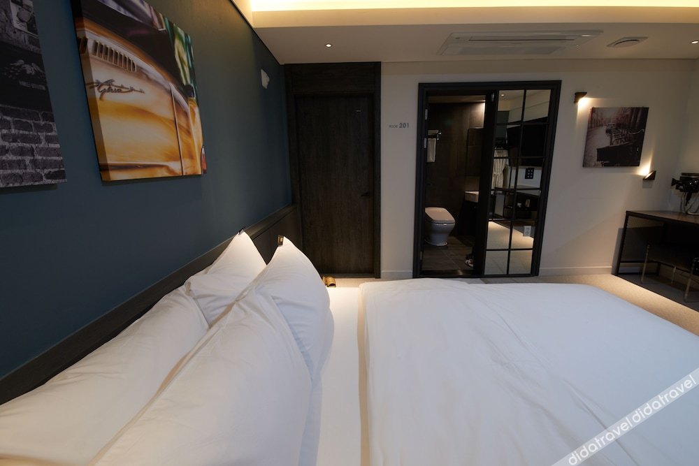 West In Hotel 3*