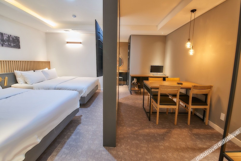 West In Hotel 3*