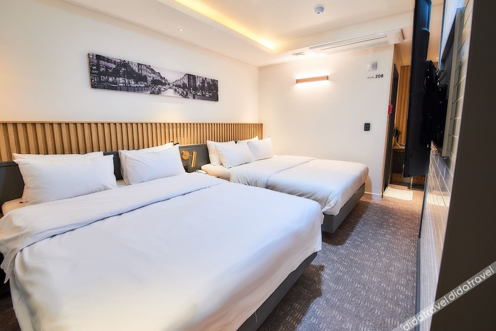 West In Hotel 3*