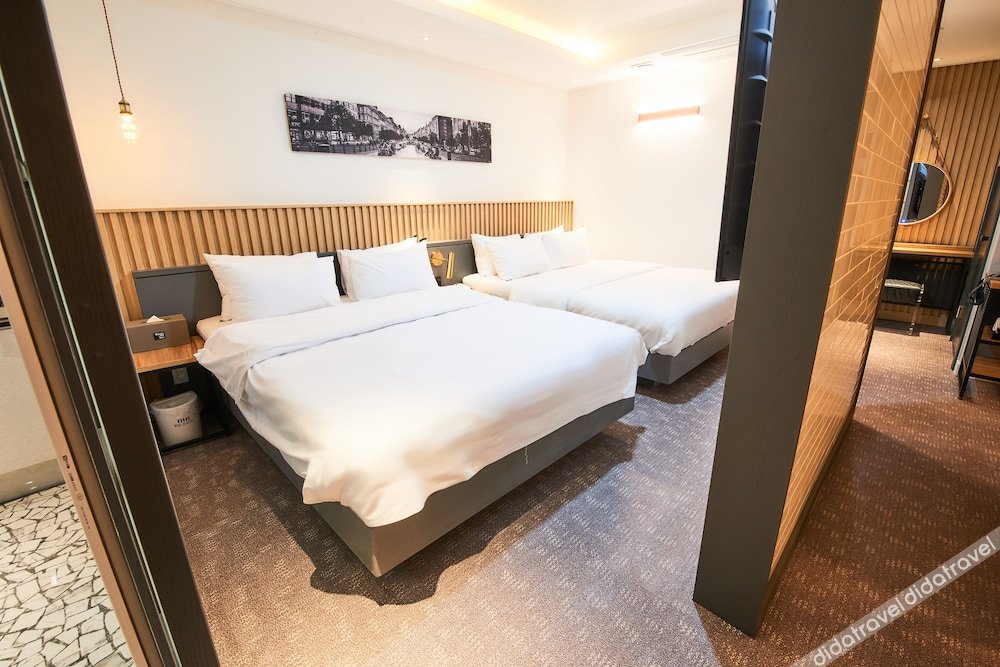 West In Hotel 3*