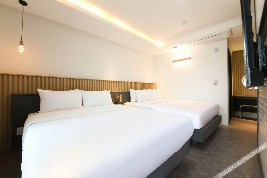 West In Hotel 3*