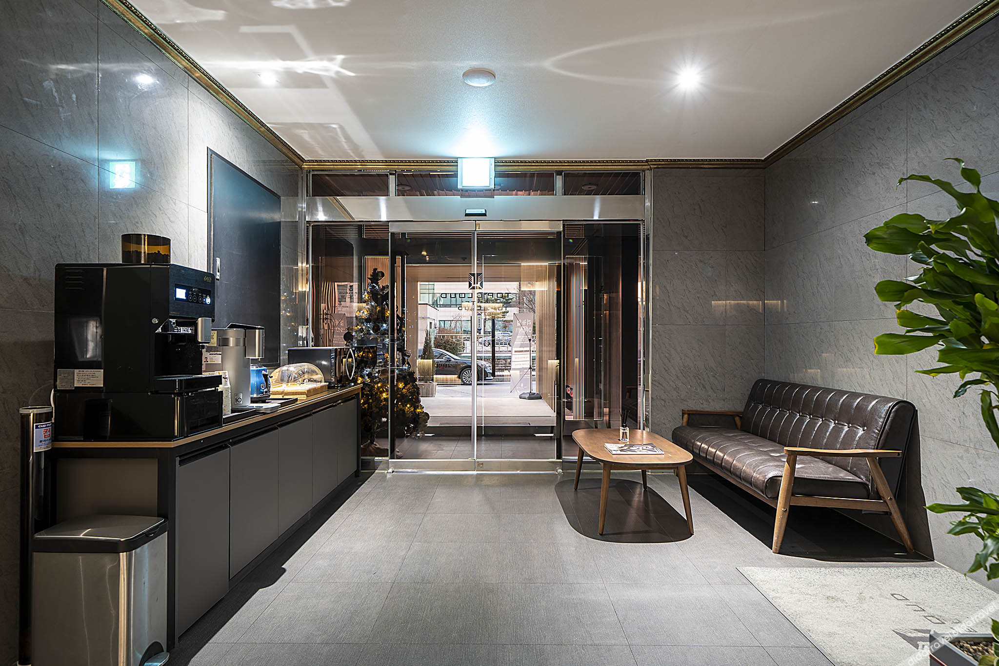 Daejeon Yuseong Top Cloud Hotel 2*