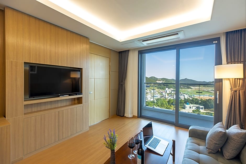 Ramada Plaza by Wyndham Dolsan Yeosu 4*